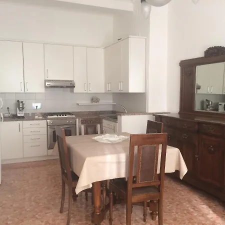La Casa Di Ivonne Nel Centro Di * Cuneo